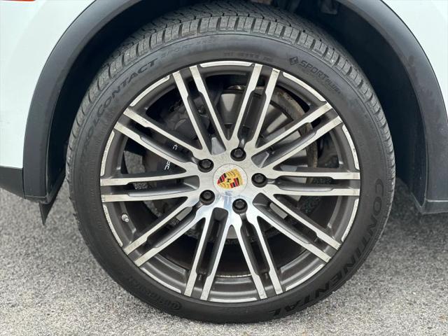2016 Porsche Cayenne Base