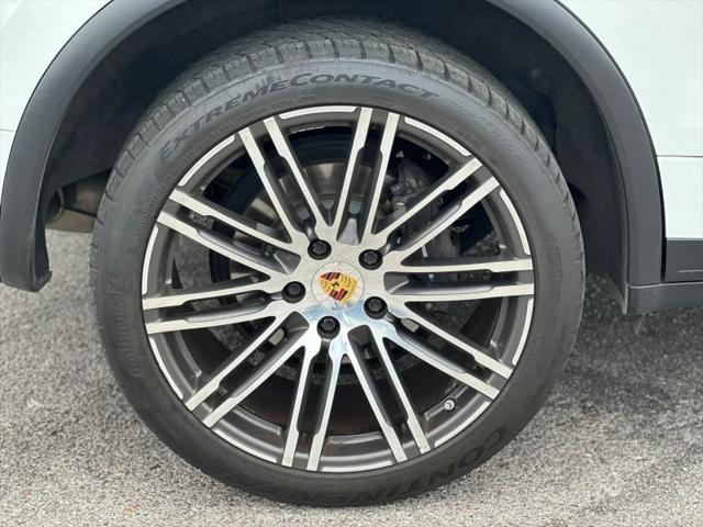 2016 Porsche Cayenne Base