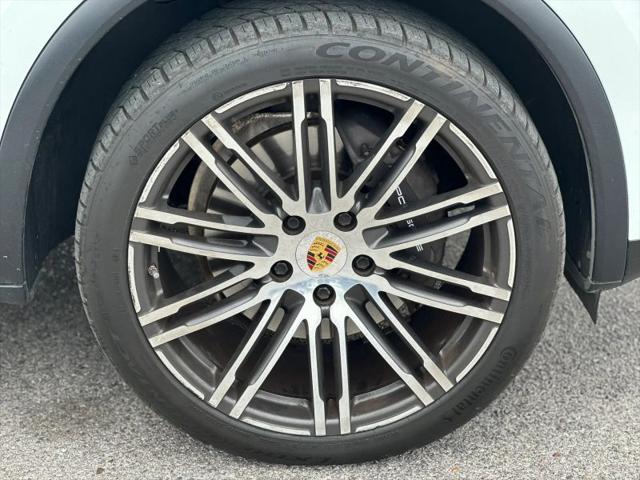 2016 Porsche Cayenne Base