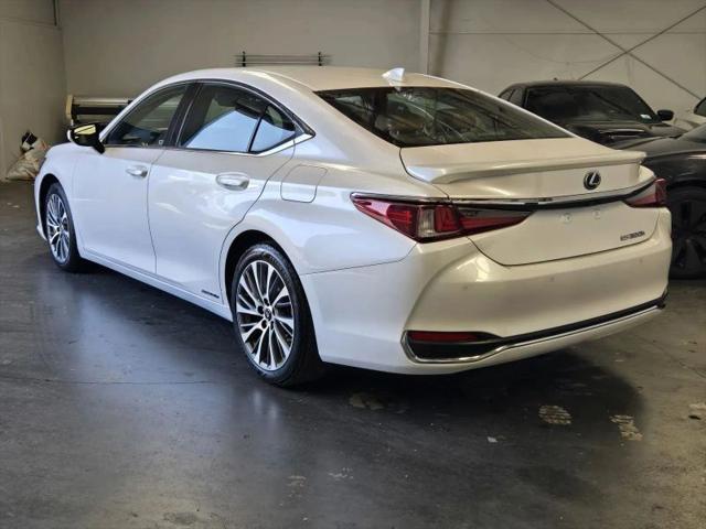 2021 Lexus ES 300h 300h