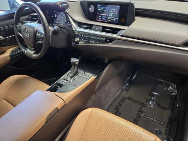2021 Lexus ES 300h 300h
