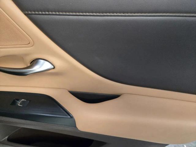 2021 Lexus ES 300h 300h