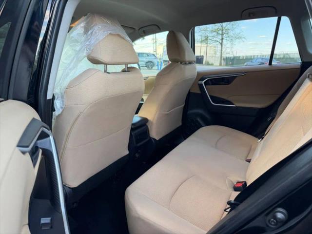 2019 Toyota RAV4 LE