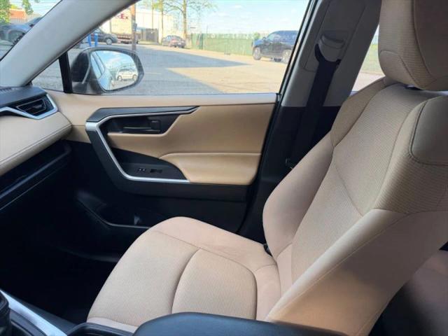 2019 Toyota RAV4 LE