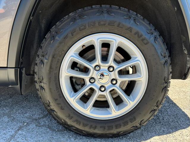 2020 Jeep Grand Cherokee Laredo E 4x2