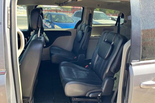 2014 Chrysler Town & Country Touring