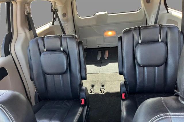 2014 Chrysler Town & Country Touring