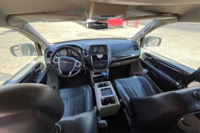 2014 Chrysler Town & Country Touring