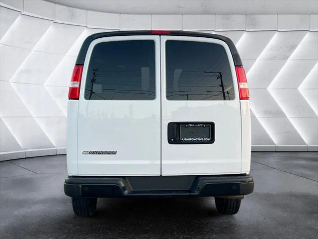 2022 Chevrolet Express Cargo Van RWD 2500 Regular Wheelbase WT