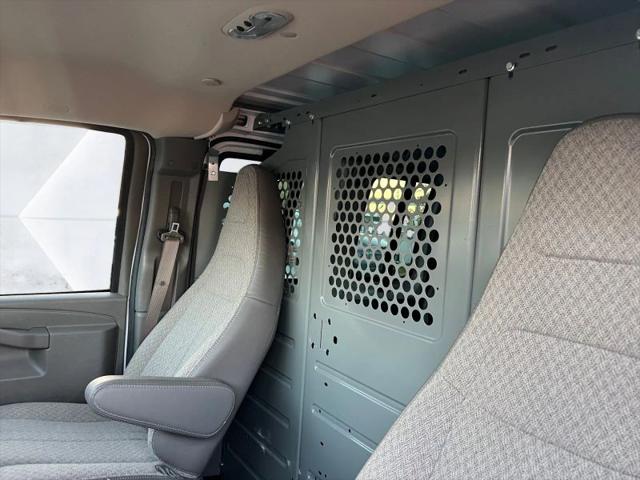 2022 Chevrolet Express Cargo Van RWD 2500 Regular Wheelbase WT