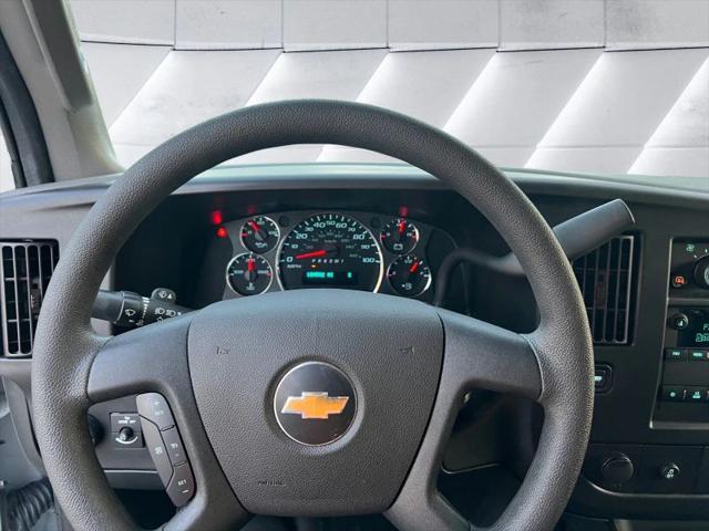 2022 Chevrolet Express Cargo Van RWD 2500 Regular Wheelbase WT