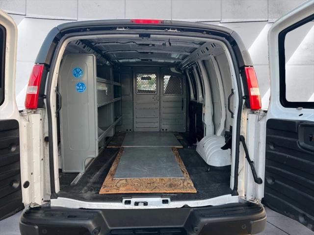 2022 Chevrolet Express Cargo Van RWD 2500 Regular Wheelbase WT