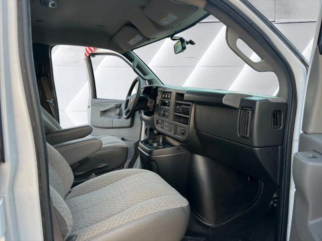 2022 Chevrolet Express Cargo Van RWD 2500 Regular Wheelbase WT