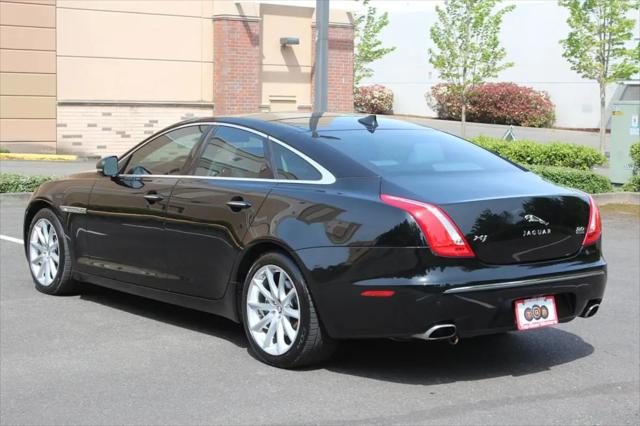 2013 Jaguar XJ Standard