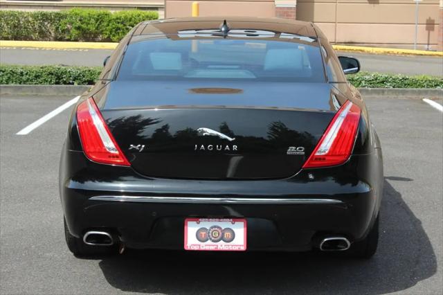 2013 Jaguar XJ Standard