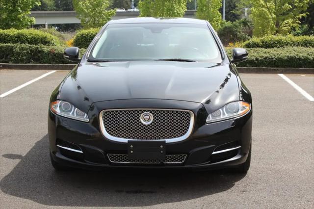2013 Jaguar XJ Standard