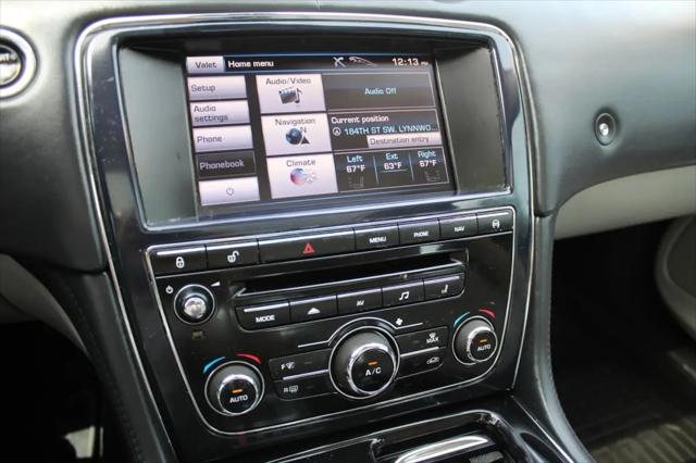2013 Jaguar XJ Standard