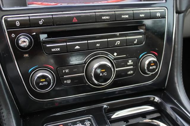 2013 Jaguar XJ Standard
