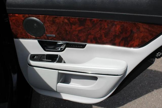 2013 Jaguar XJ Standard