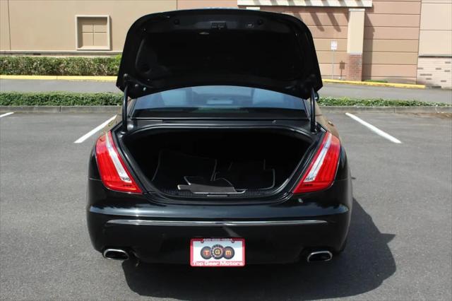 2013 Jaguar XJ Standard