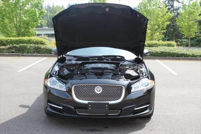 2013 Jaguar XJ Standard