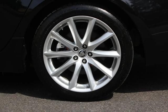 2013 Jaguar XJ Standard