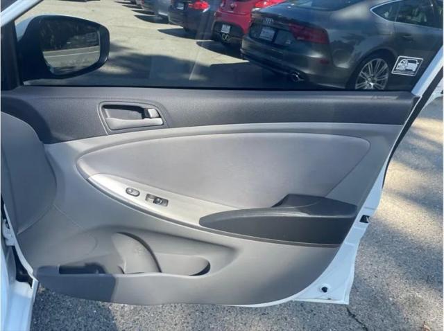 2017 Hyundai Accent SE