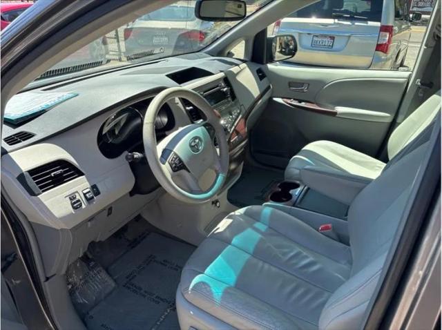 2011 Toyota Sienna XLE V6