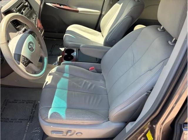 2011 Toyota Sienna XLE V6