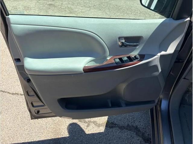 2011 Toyota Sienna XLE V6