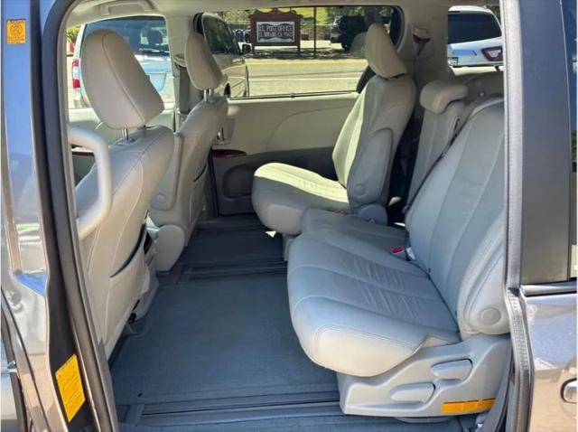 2011 Toyota Sienna XLE V6