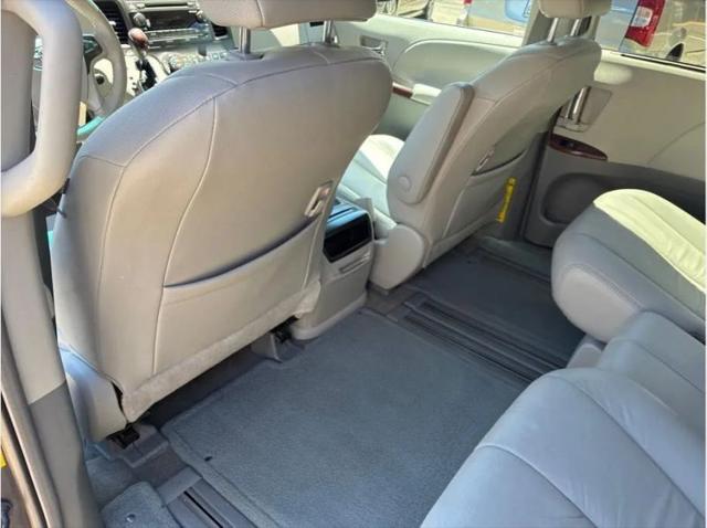 2011 Toyota Sienna XLE V6