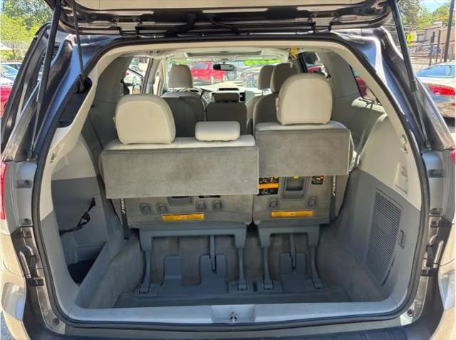 2011 Toyota Sienna XLE V6