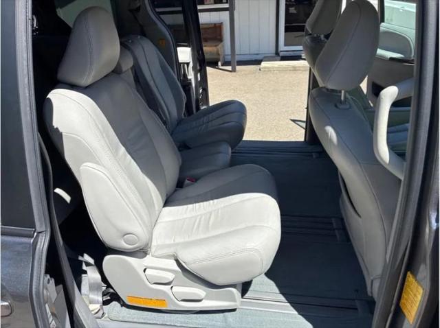 2011 Toyota Sienna XLE V6