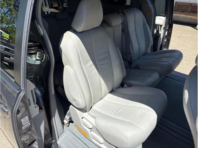 2011 Toyota Sienna XLE V6
