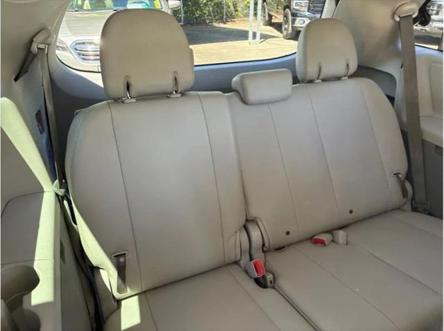 2011 Toyota Sienna XLE V6