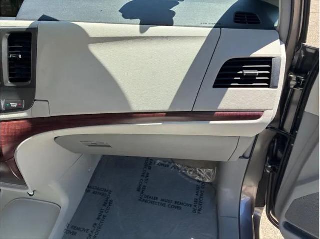 2011 Toyota Sienna XLE V6
