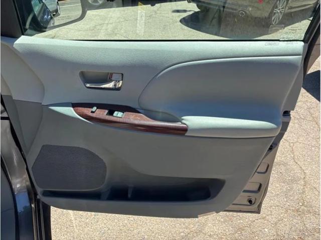 2011 Toyota Sienna XLE V6