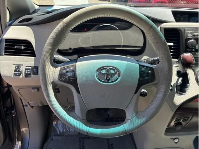 2011 Toyota Sienna XLE V6