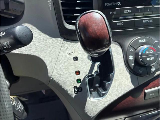 2011 Toyota Sienna XLE V6