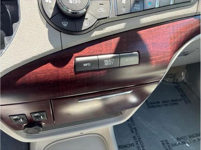 2011 Toyota Sienna XLE V6