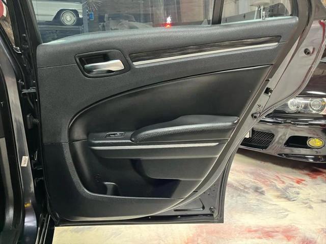2016 Chrysler 300 Anniversary Edition