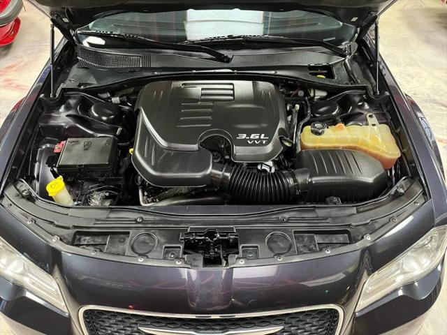 2016 Chrysler 300 Anniversary Edition