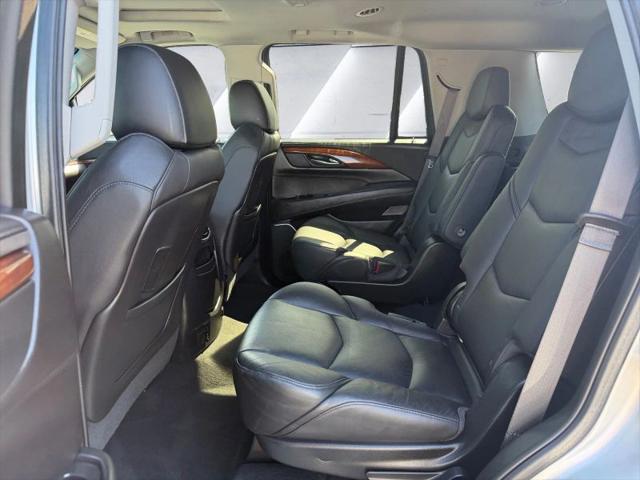 2016 Cadillac Escalade Luxury Collection