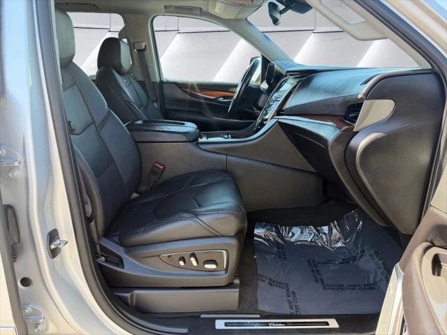 2016 Cadillac Escalade Luxury Collection