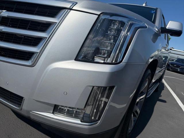 2016 Cadillac Escalade Luxury Collection