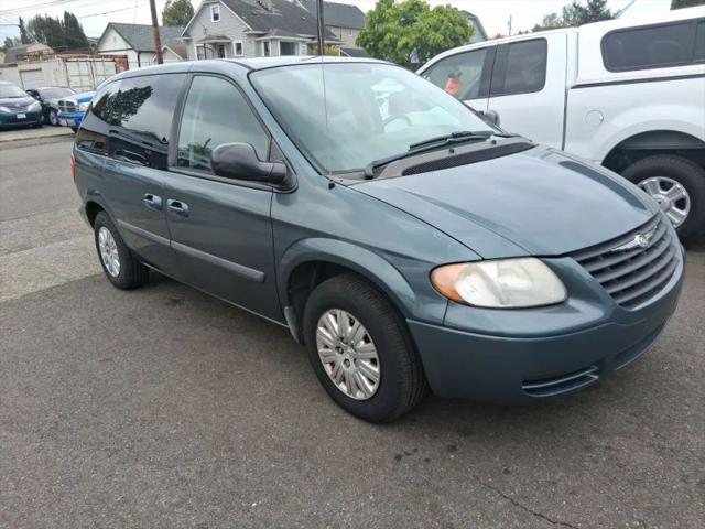 2006 Chrysler Town & Country LX