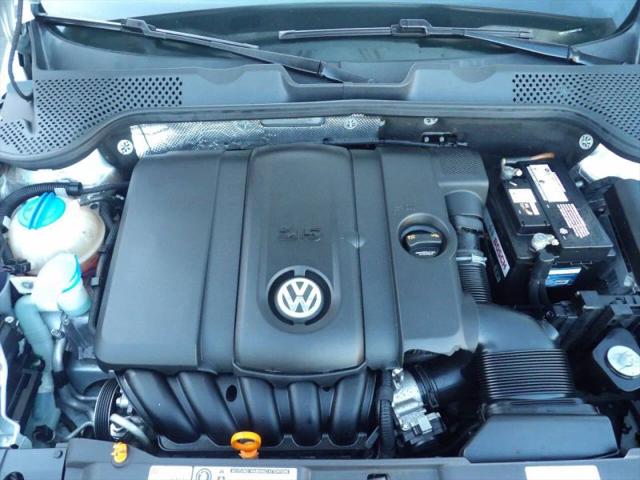 2013 Volkswagen Beetle 2.5L Entry