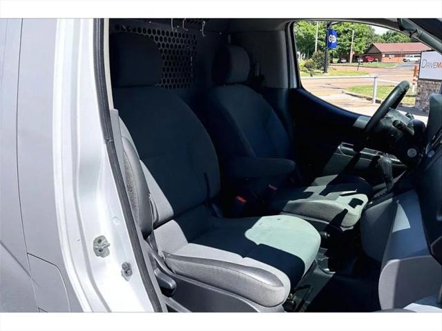 2017 Nissan NV200 SV