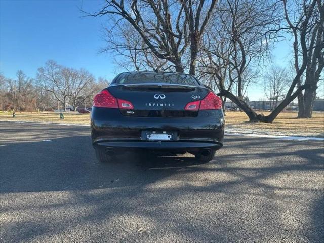 2015 INFINITI Q40 Base